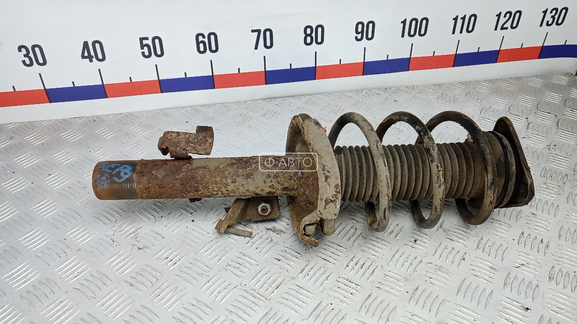 Стойка передняя левая