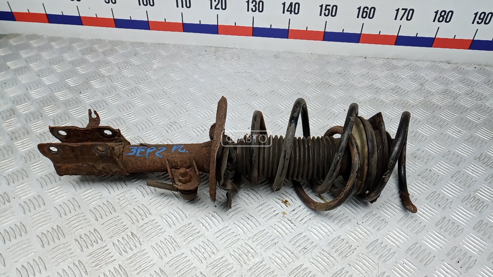 Стойка передняя левая