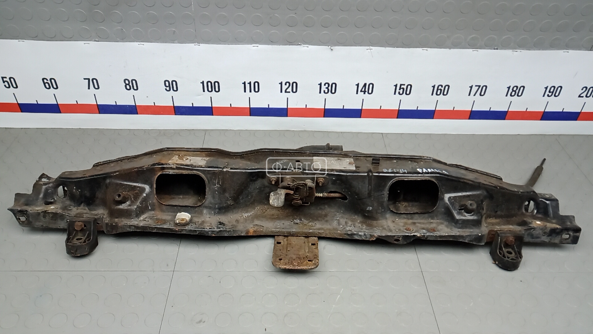 Рамка капота