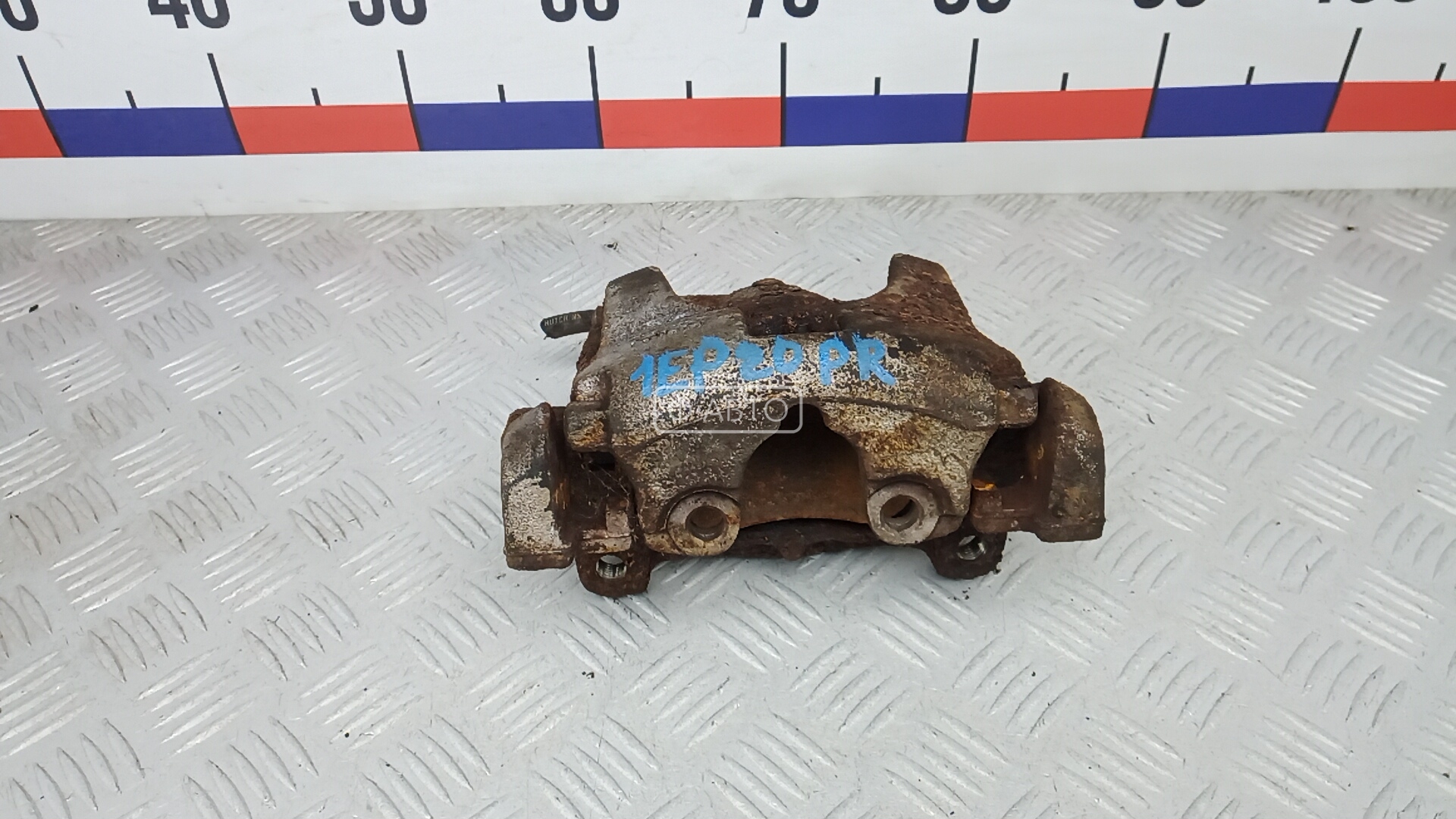 Суппорт тормозной передний правый