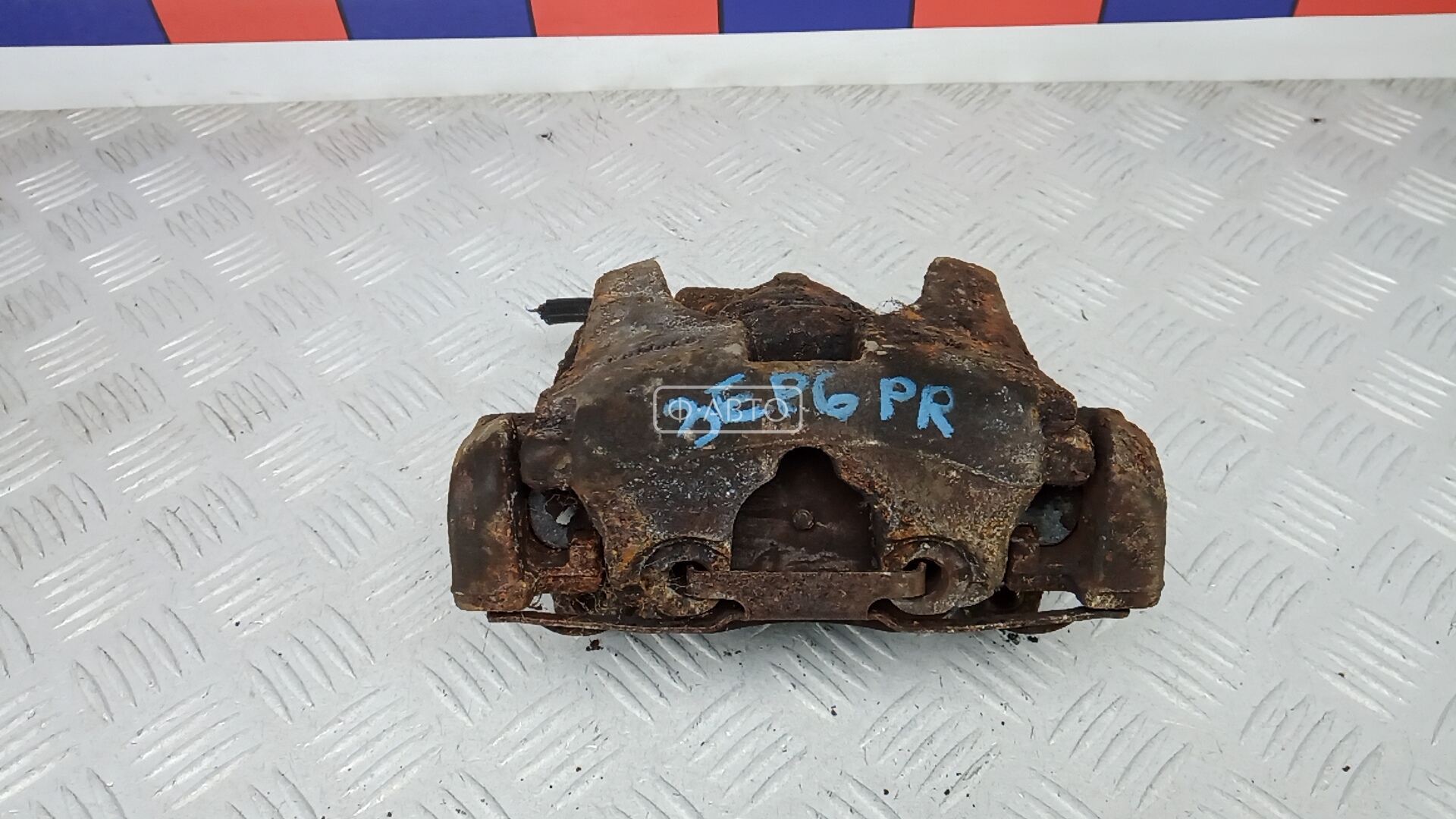 Суппорт тормозной передний правый