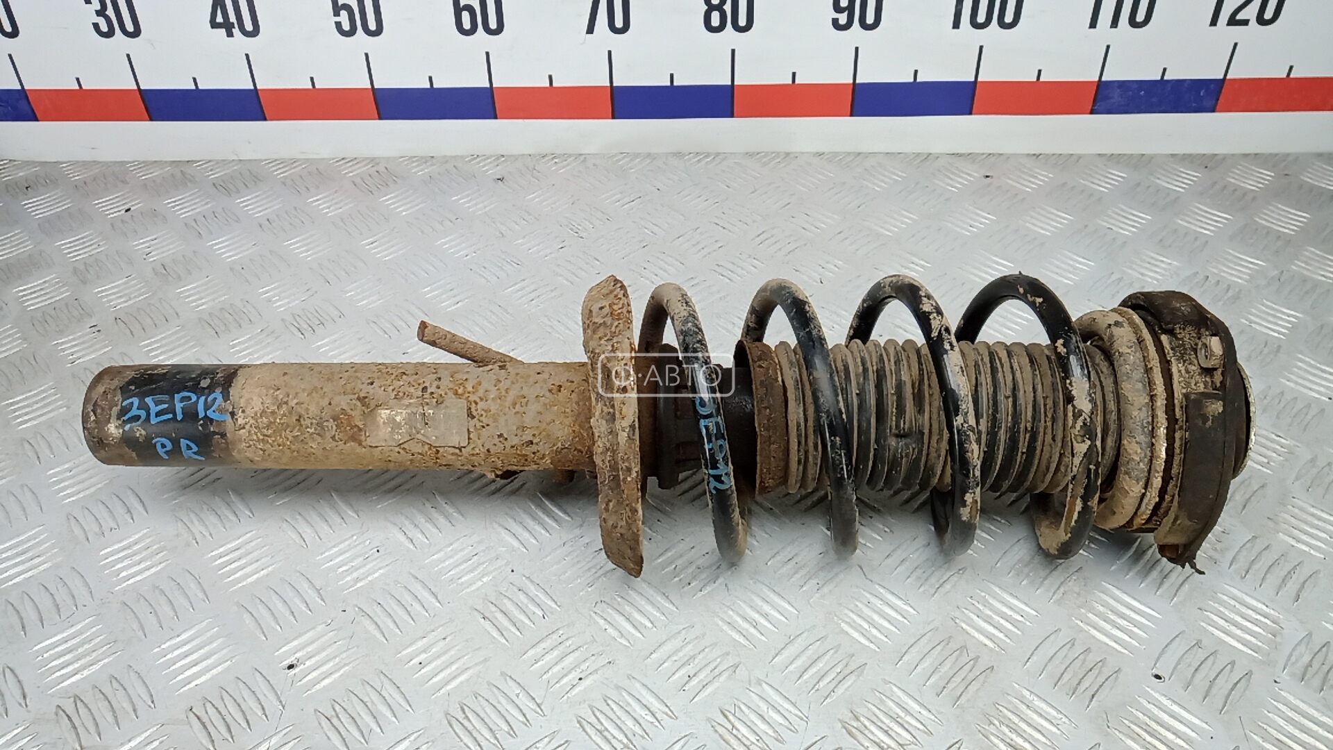 Стойка передняя правая