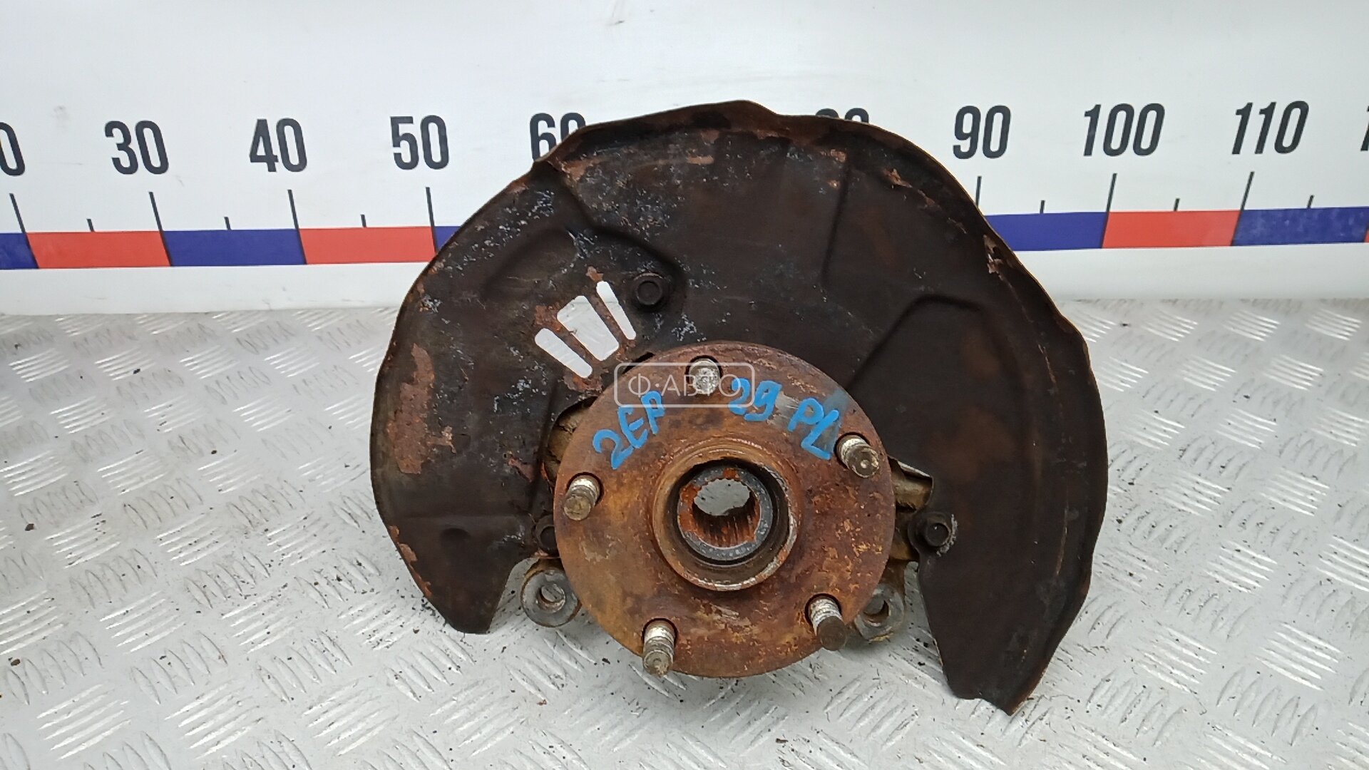 Ступица передняя левая