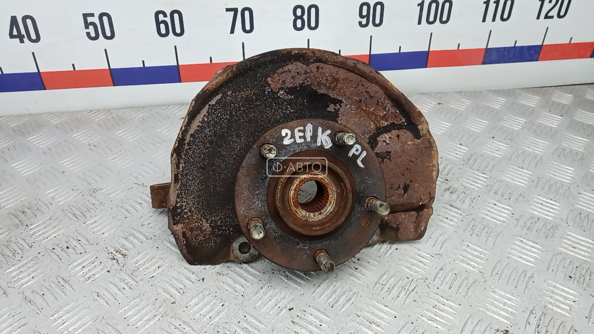 Ступица передняя левая