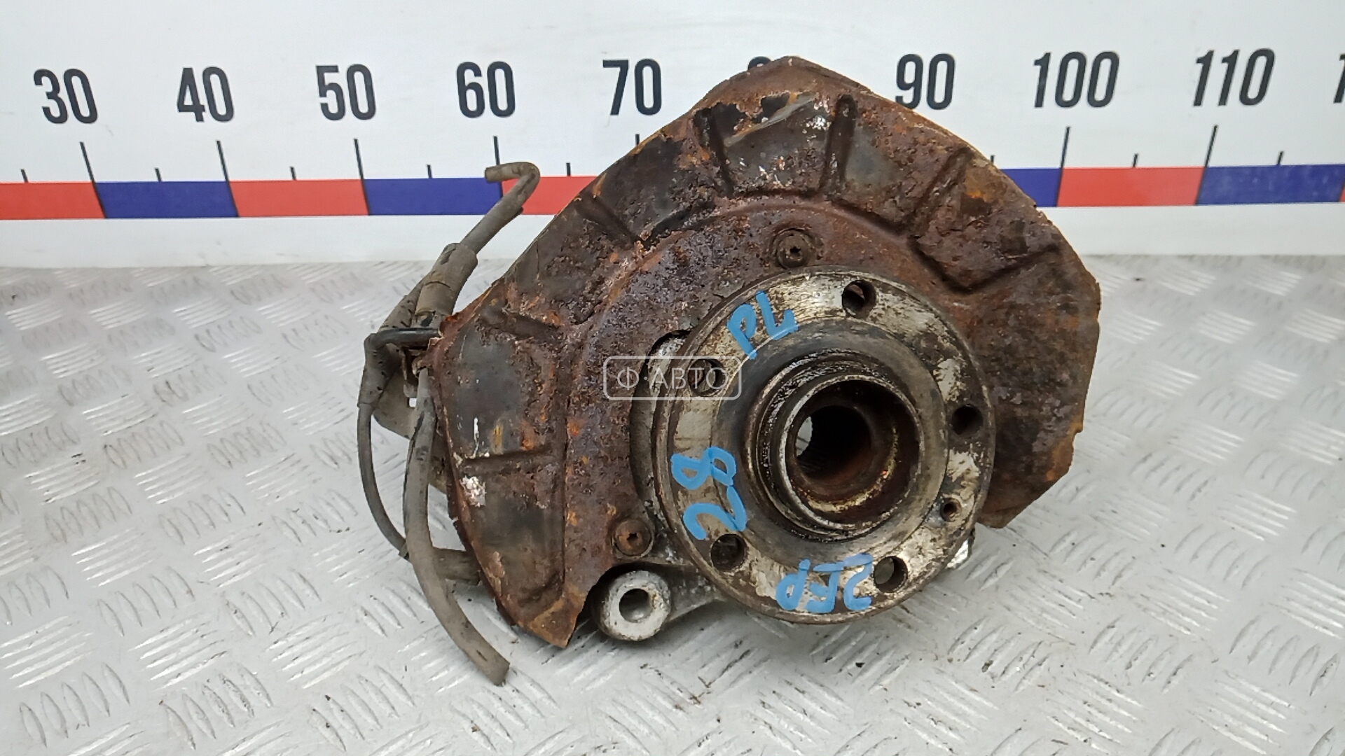 Ступица передняя левая