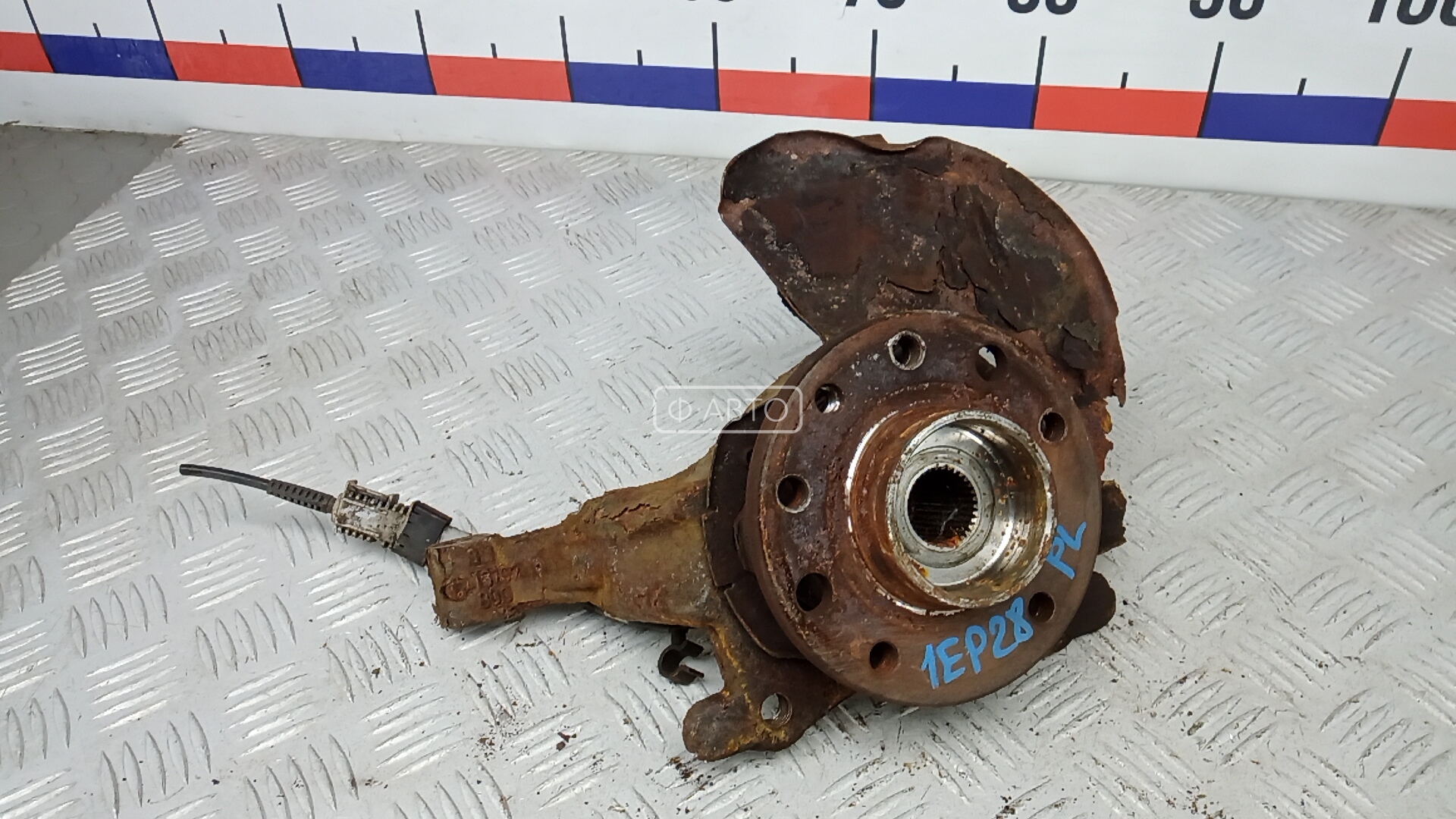 Ступица передняя левая