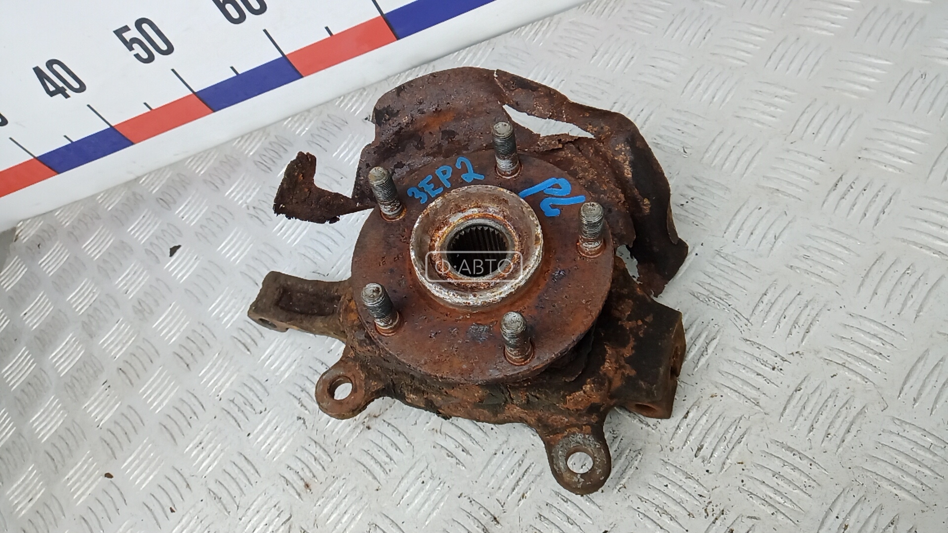 Ступица передняя левая