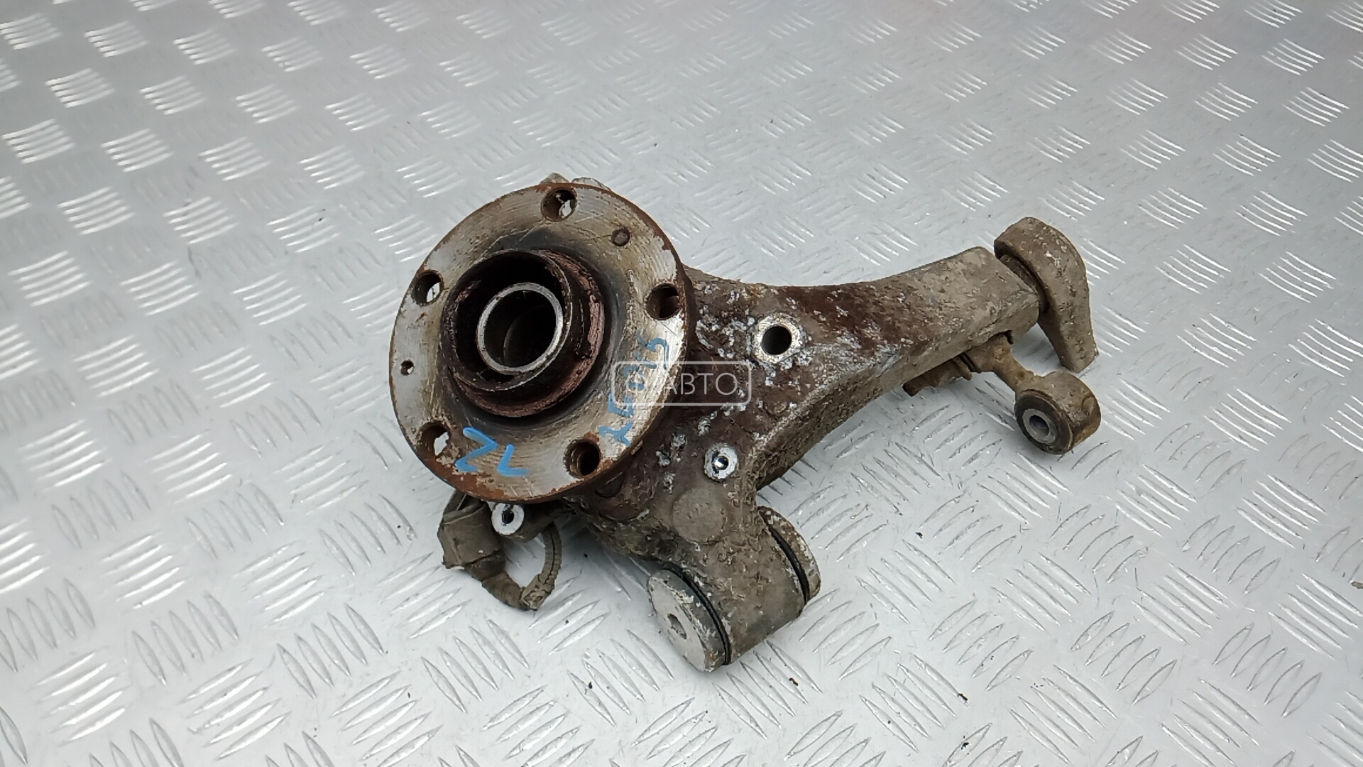 Ступица задняя левая