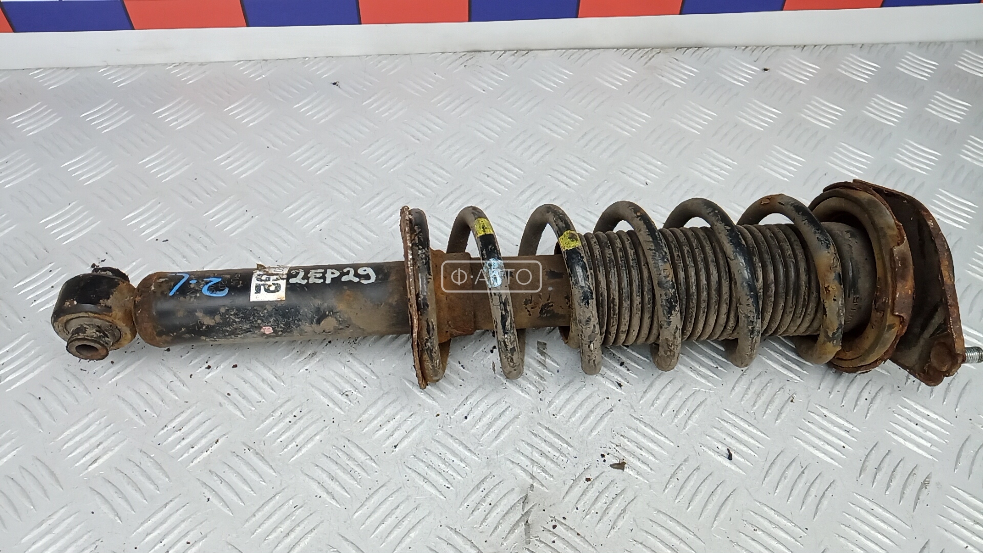 Стойка задняя левая