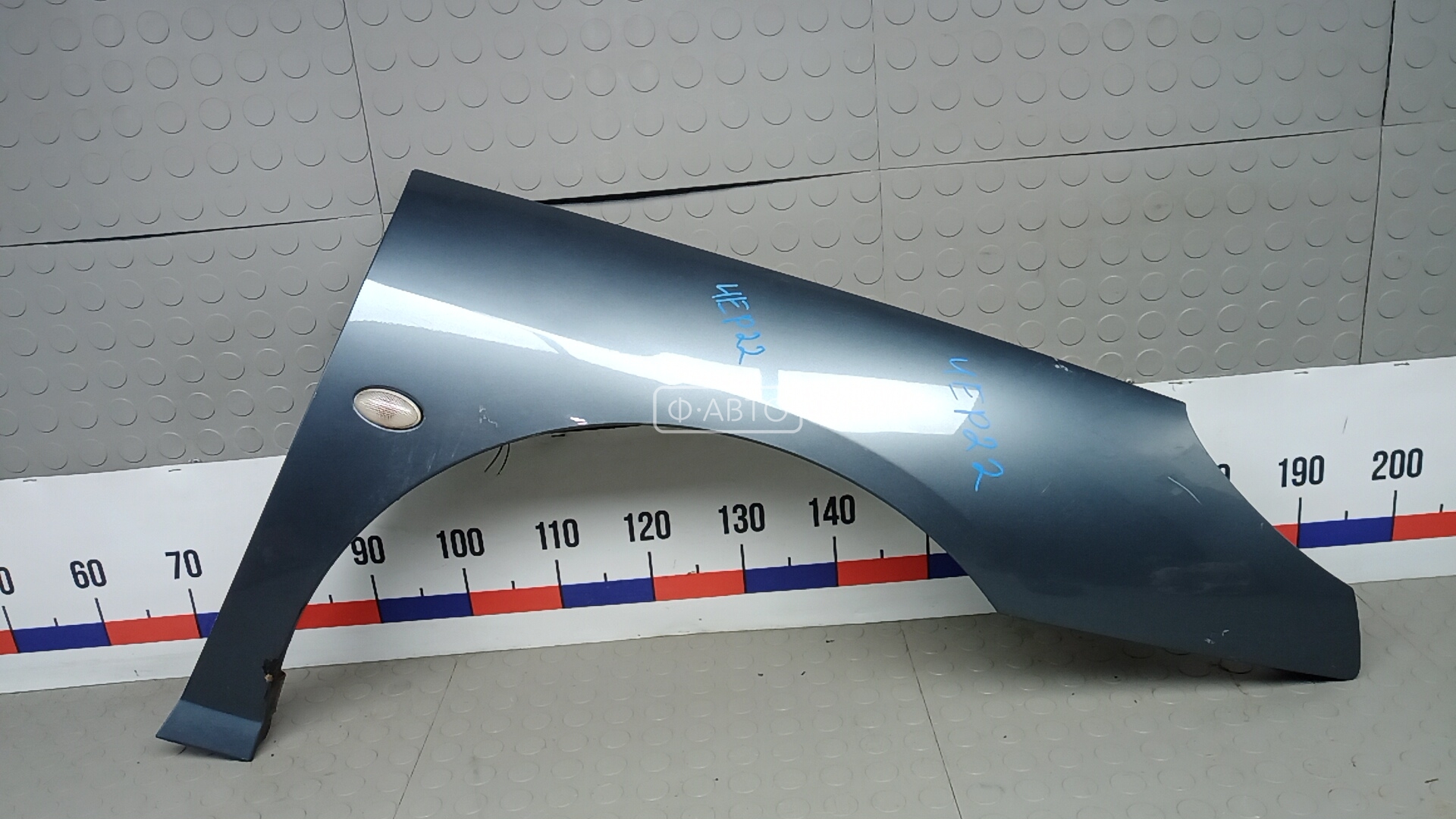 Крыло переднее правое