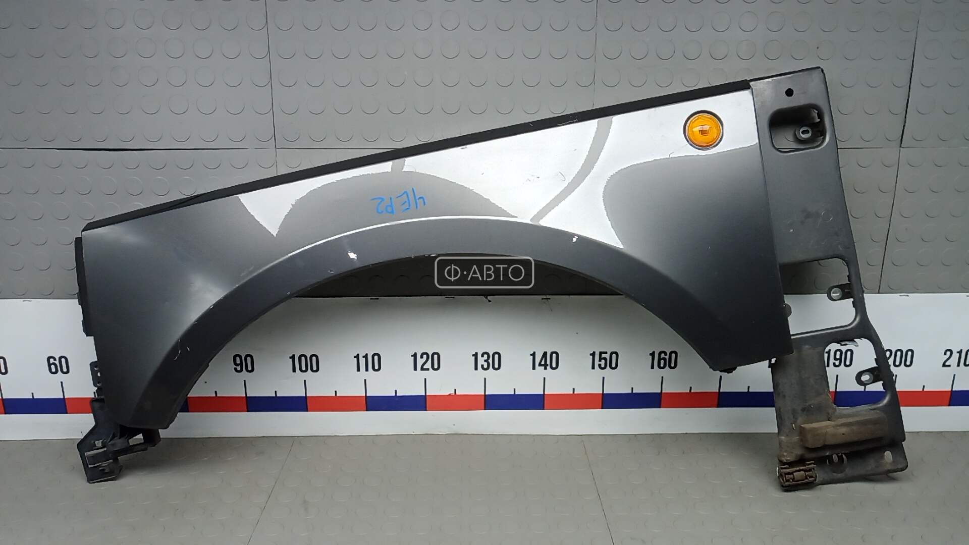 Крыло переднее левое