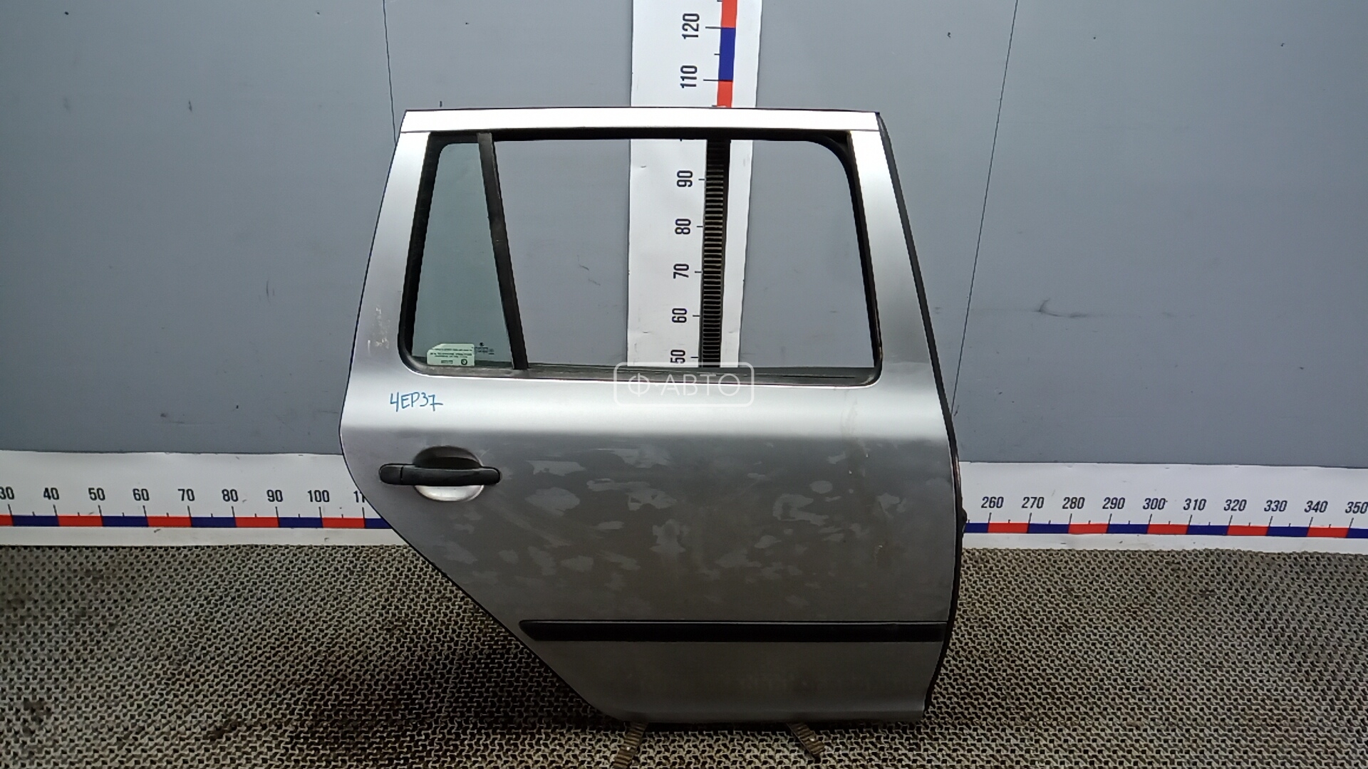 Дверь задняя правая
