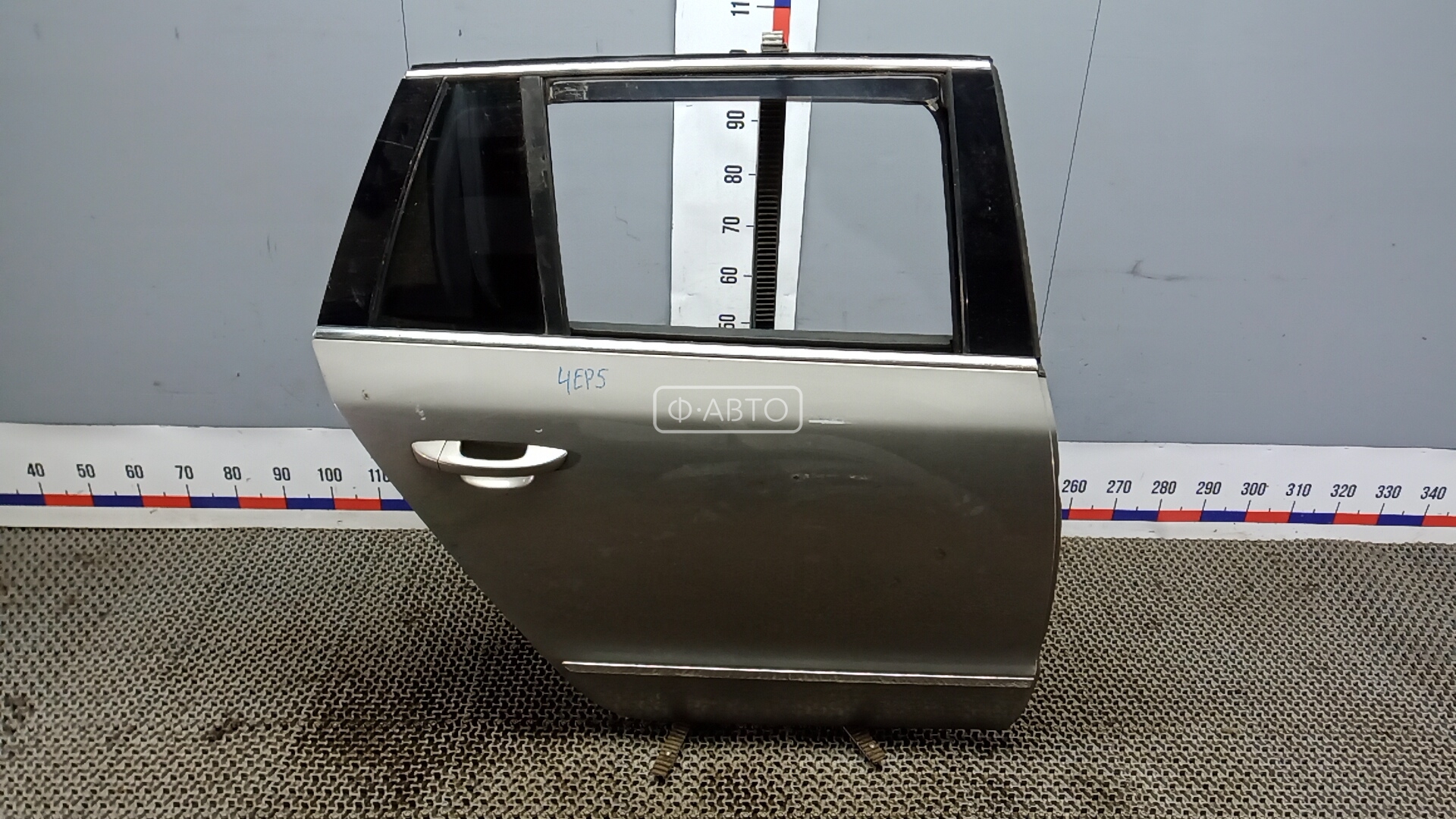 Дверь задняя правая