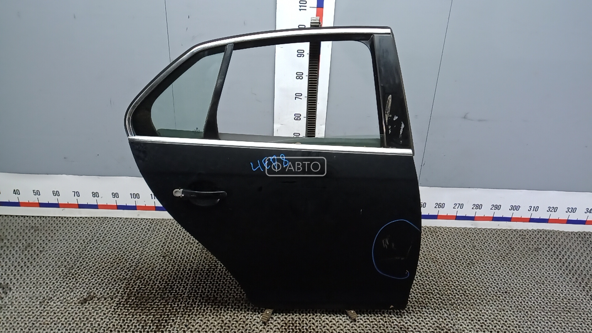 Дверь задняя правая