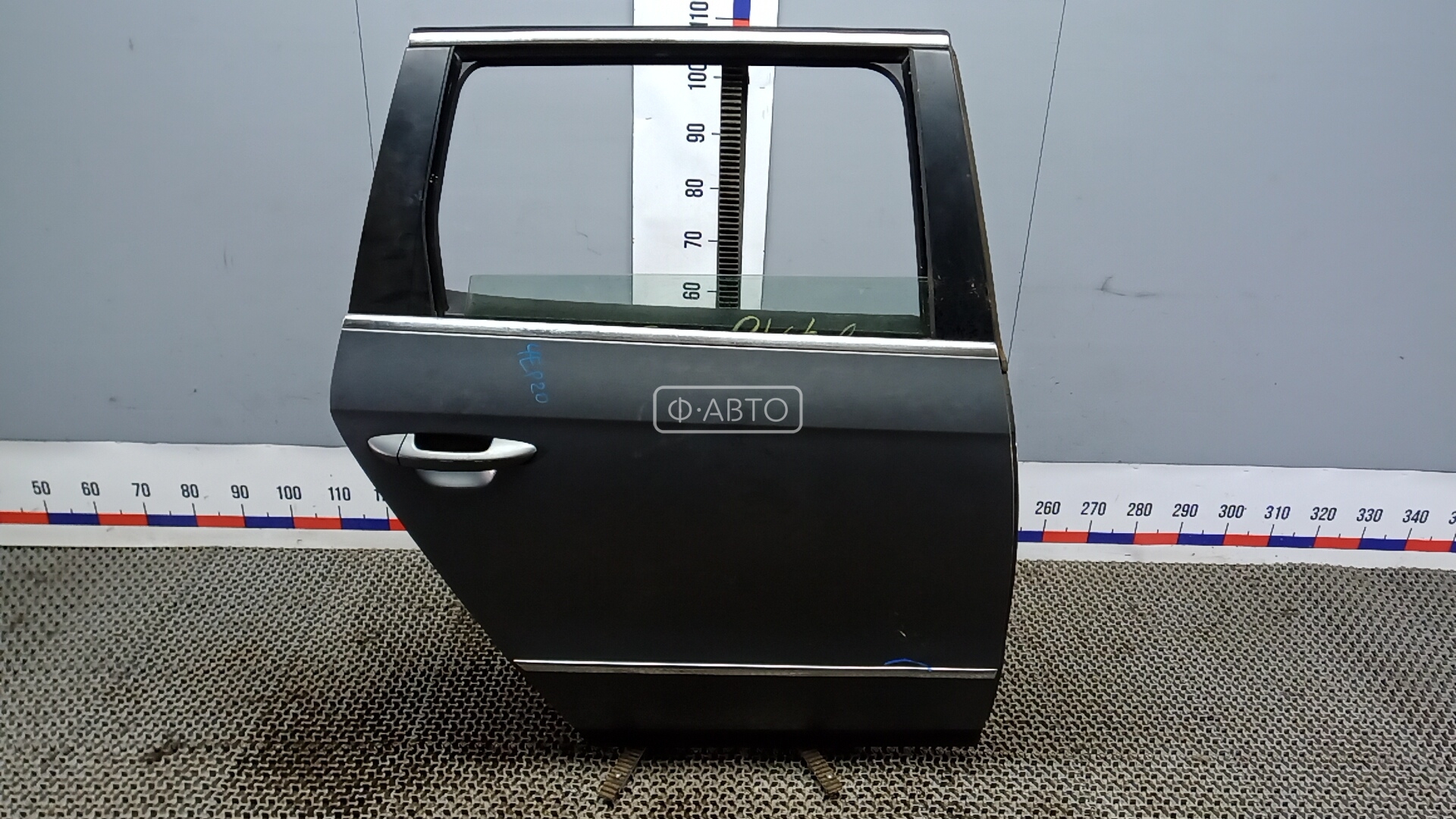 Дверь задняя правая