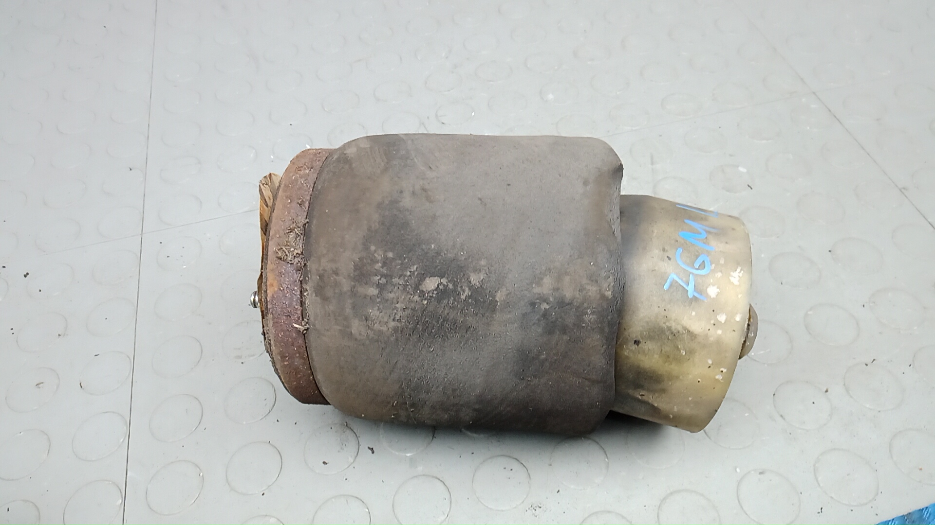 Пневмоподушка задняя BMW X5 E53