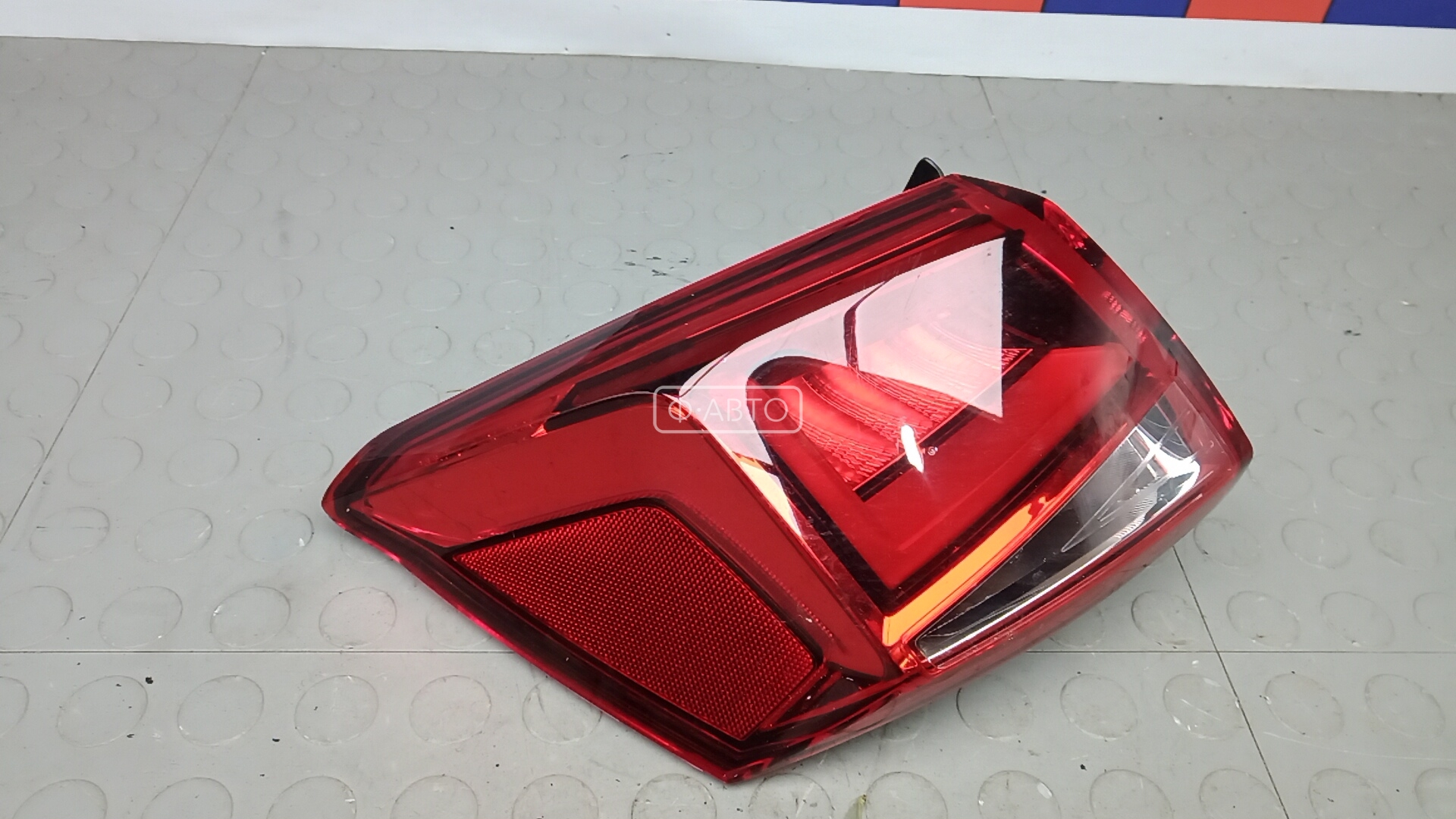 Фонарь задний левый