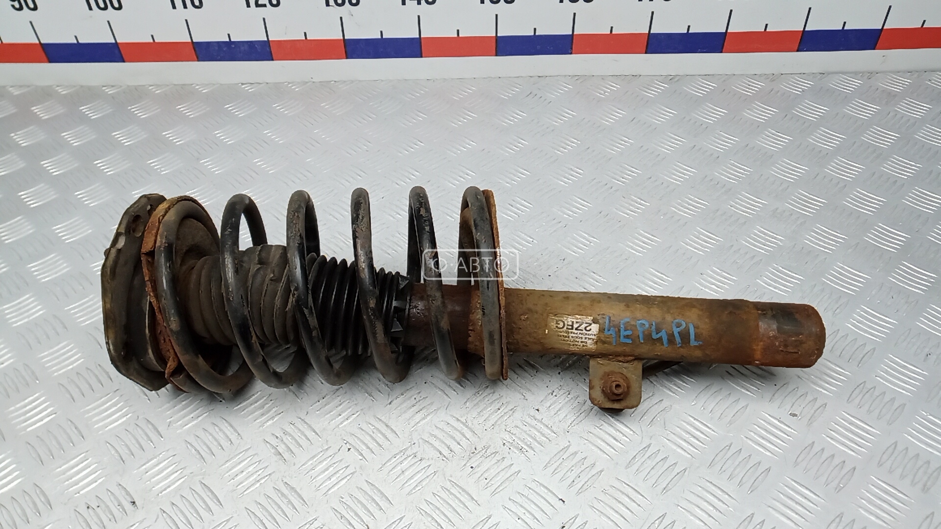 Стойка передняя левая