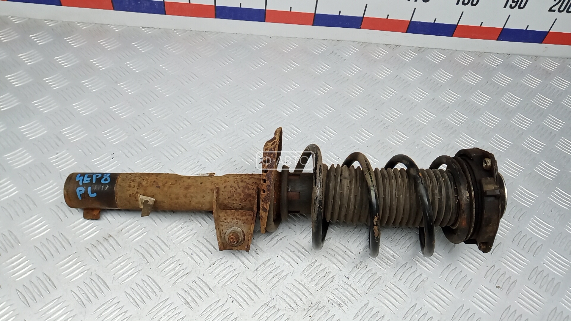 Стойка передняя левая