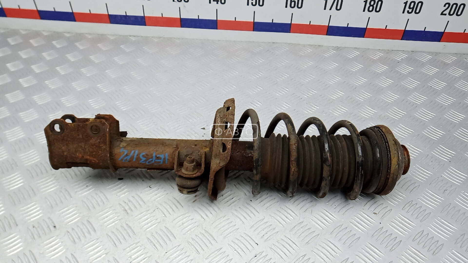 Стойка передняя левая