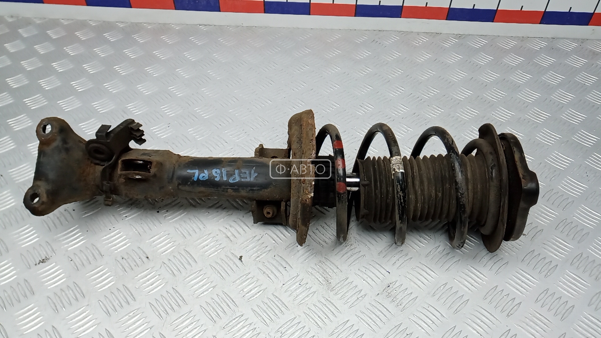 Стойка передняя левая