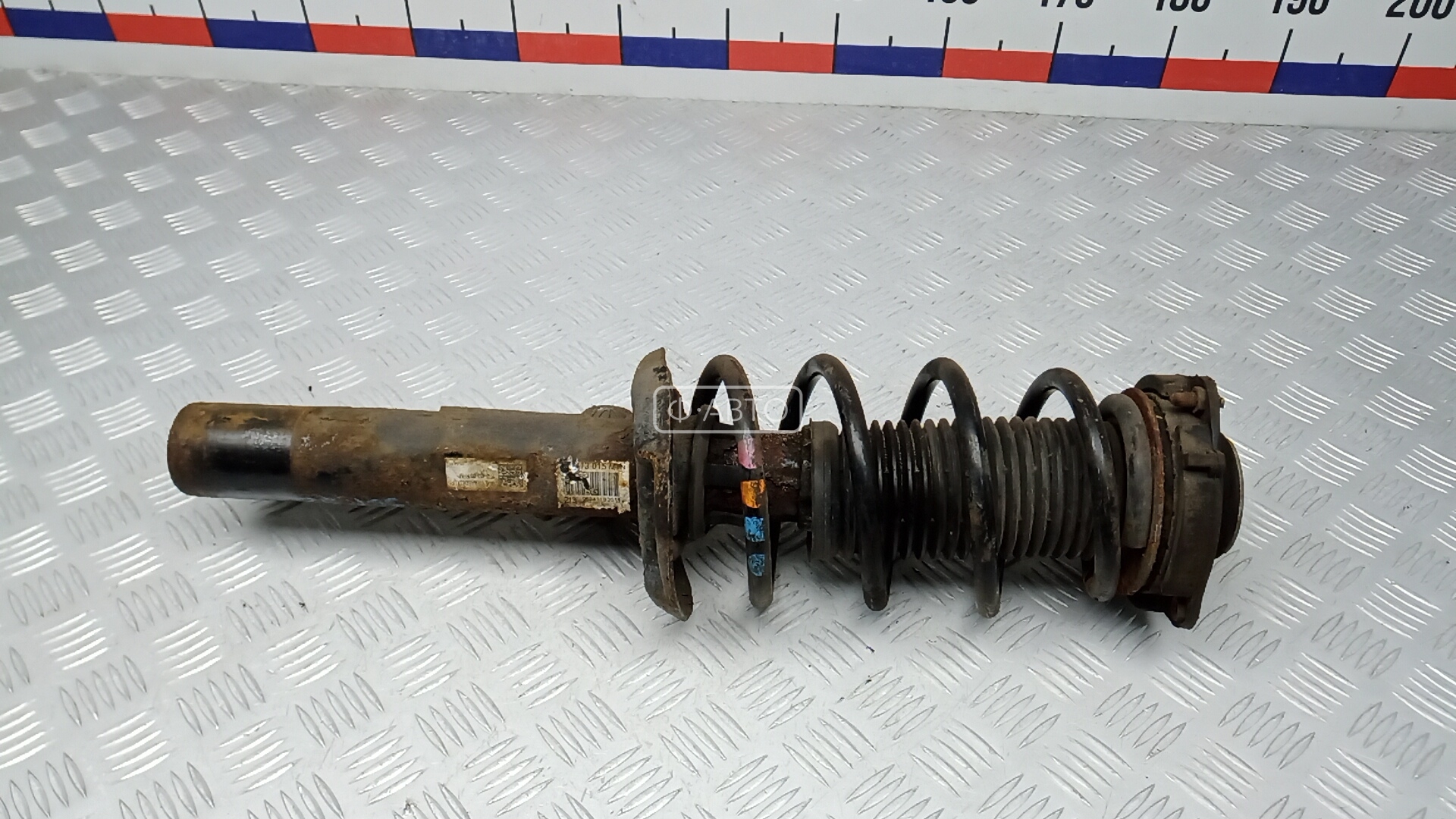 Стойка передняя левая