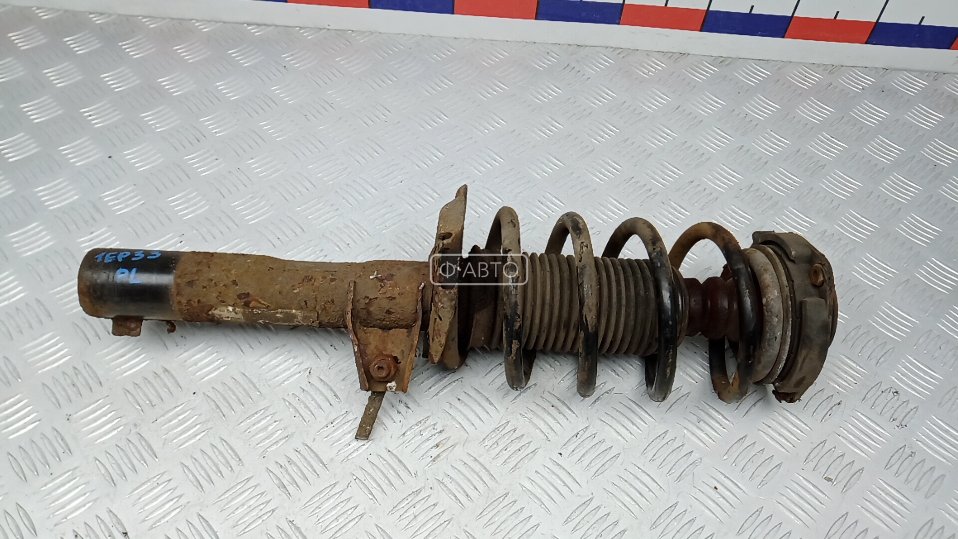 Стойка передняя левая