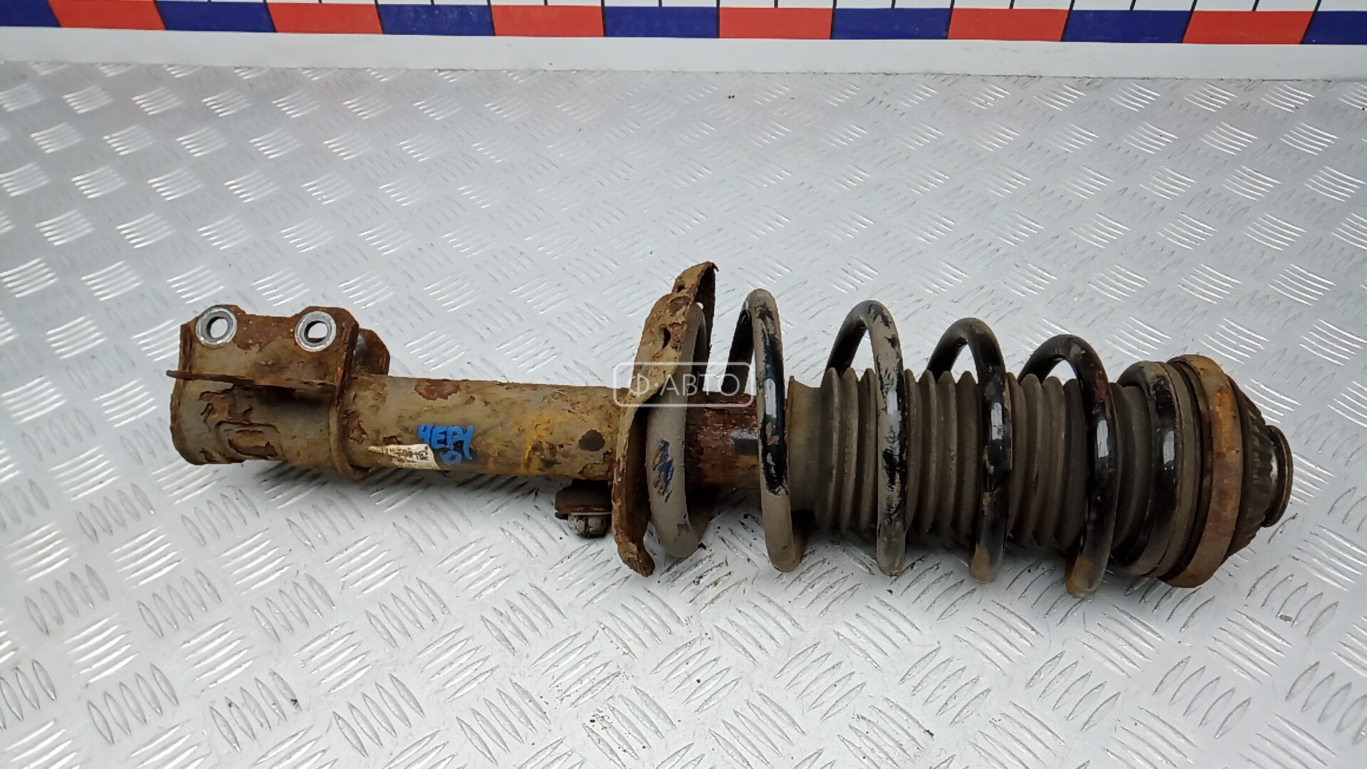 Стойка передняя правая