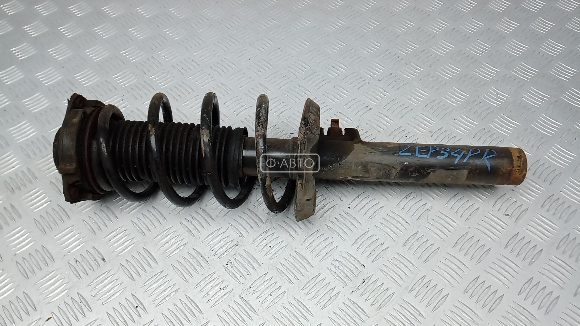 Стойка передняя правая