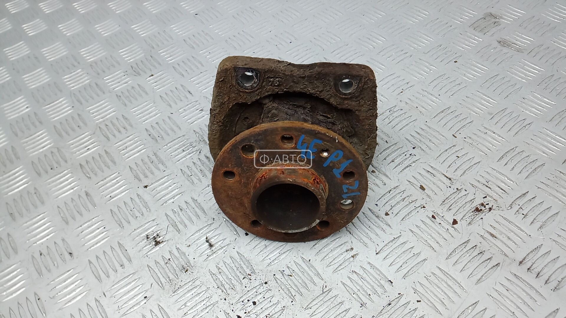 Ступица задняя левая