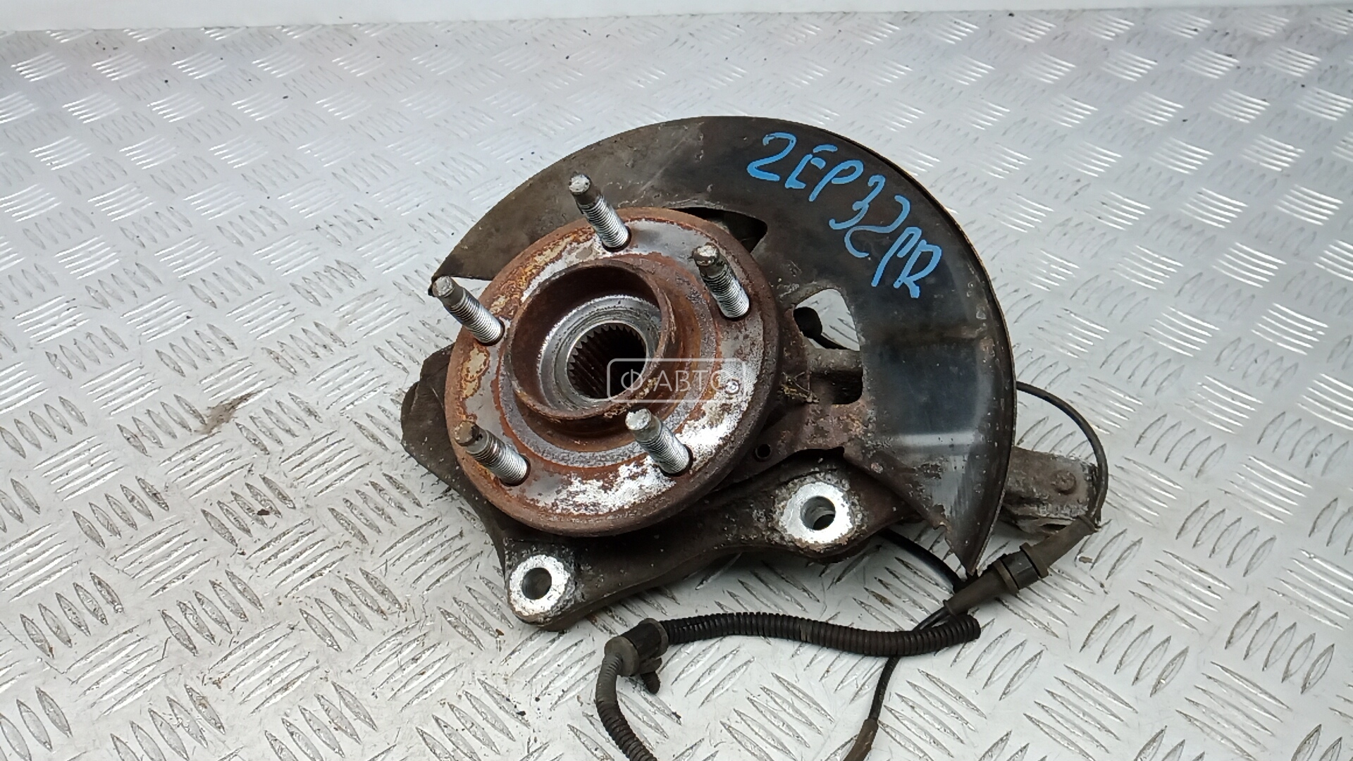 Ступица передняя правая