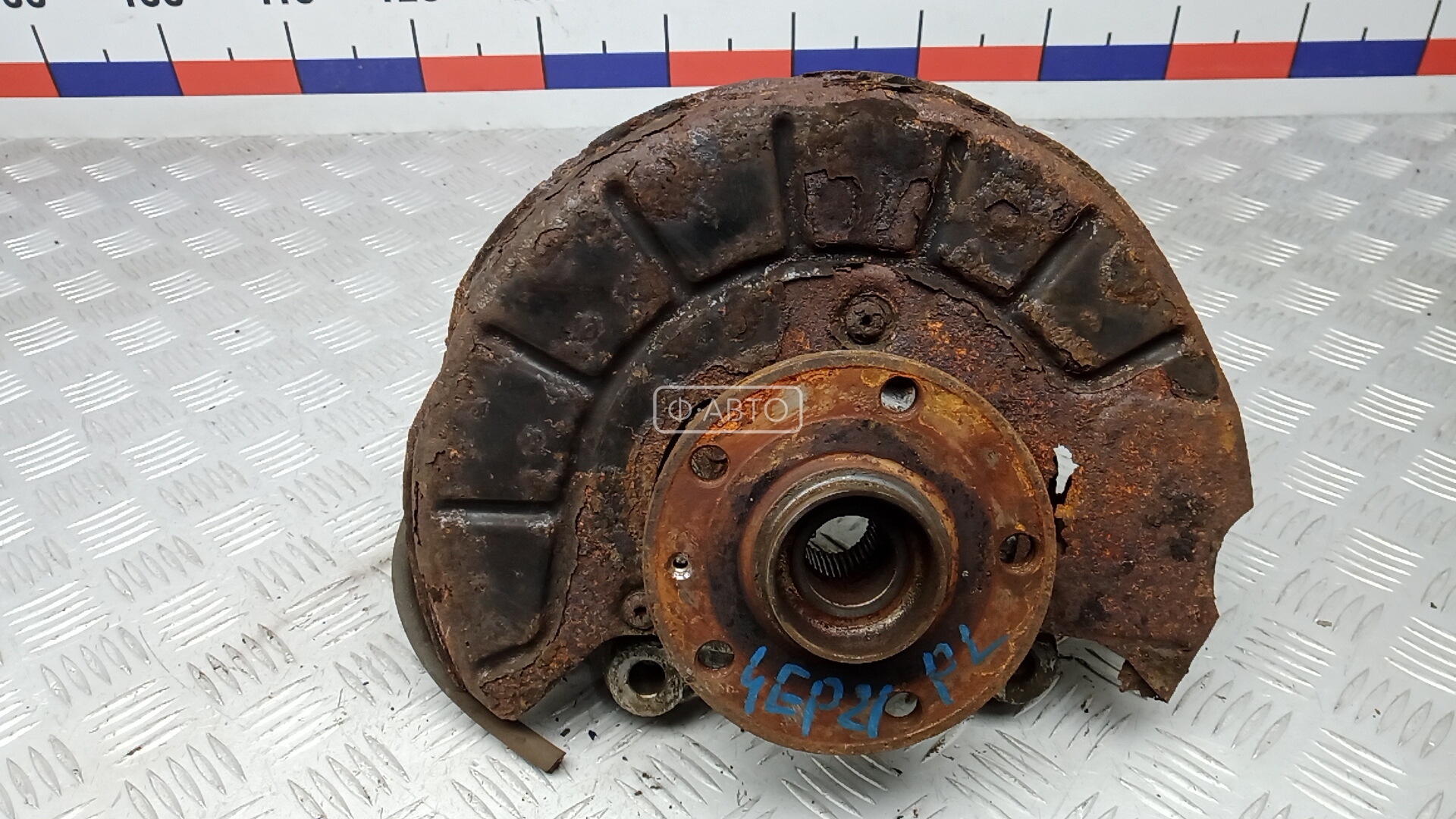 Ступица передняя левая