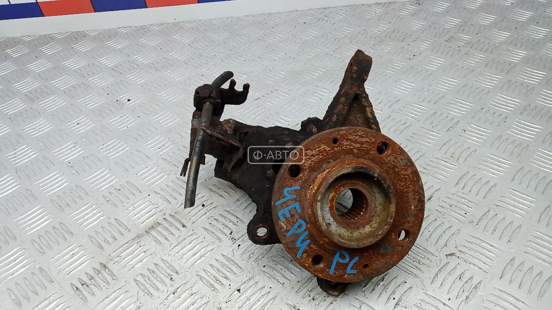 Ступица передняя левая