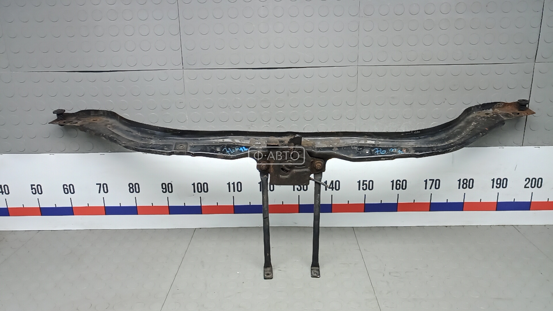 Рамка капота