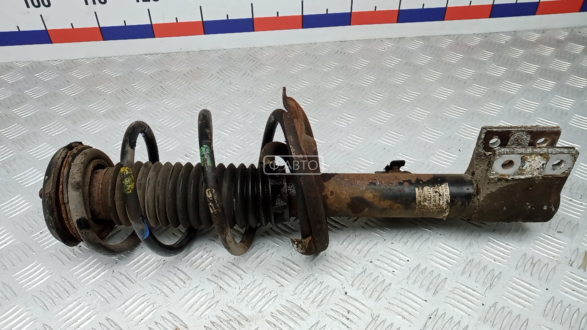 Стойка передняя левая