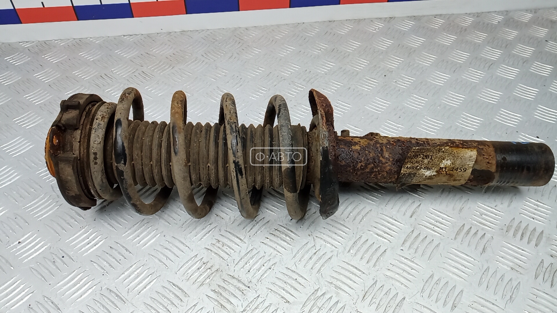 Стойка передняя левая