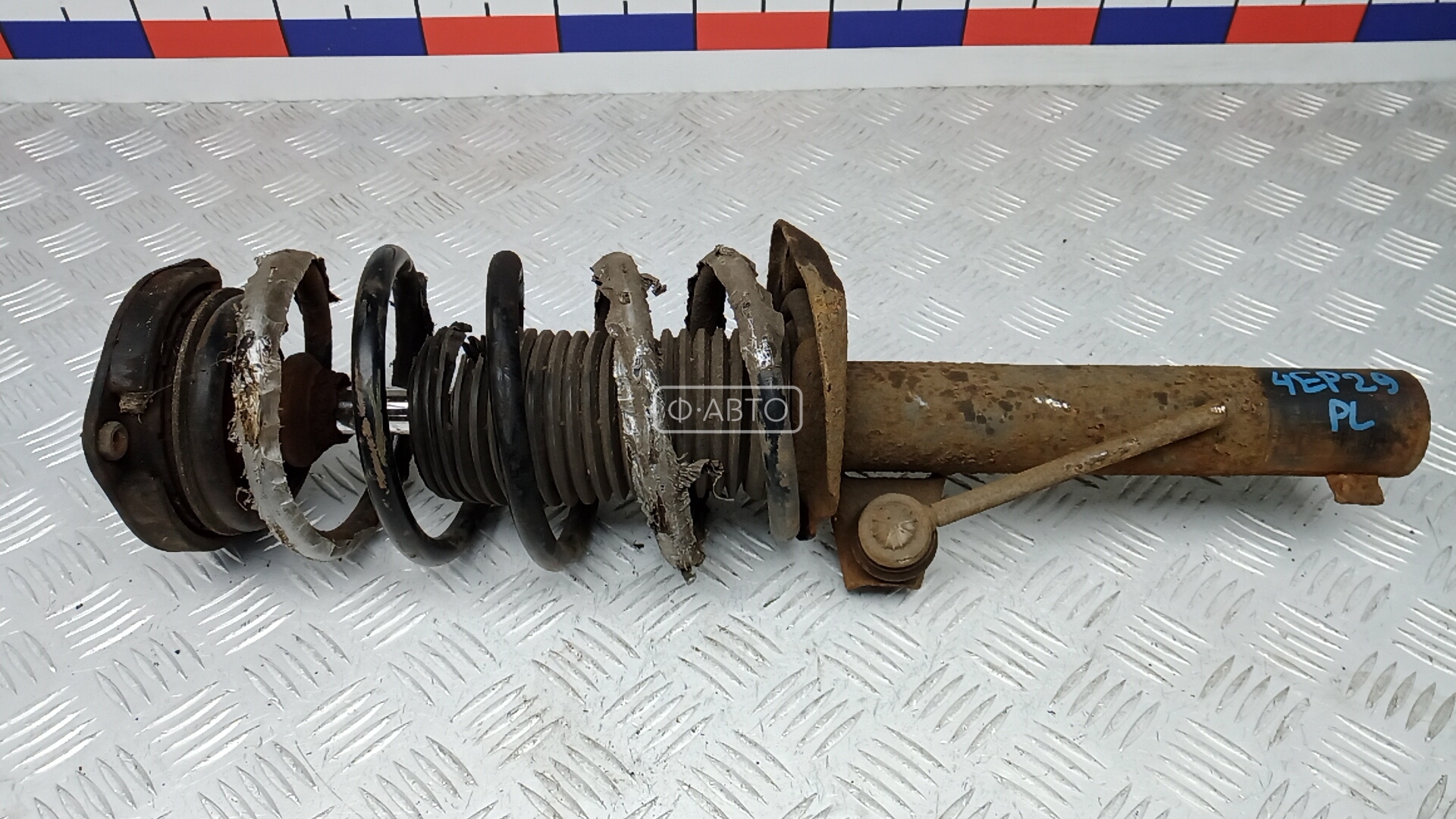 Стойка передняя левая