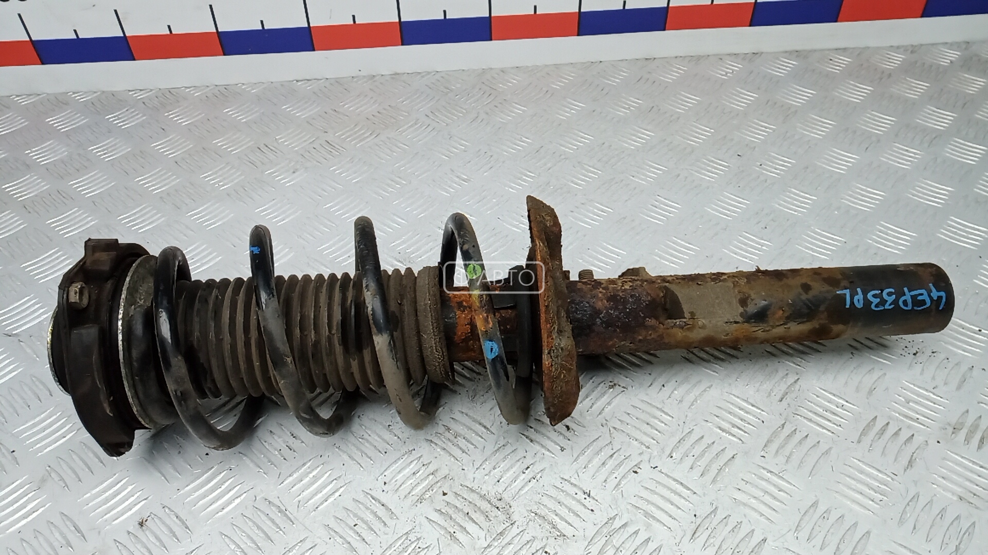 Стойка передняя левая