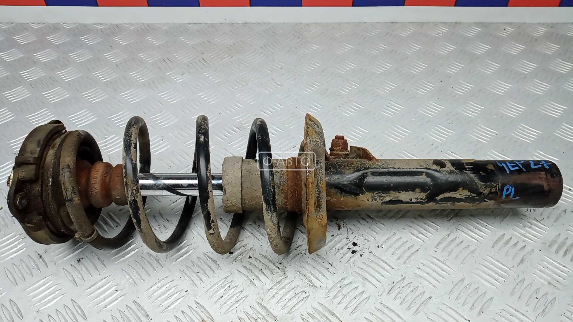 Стойка передняя левая