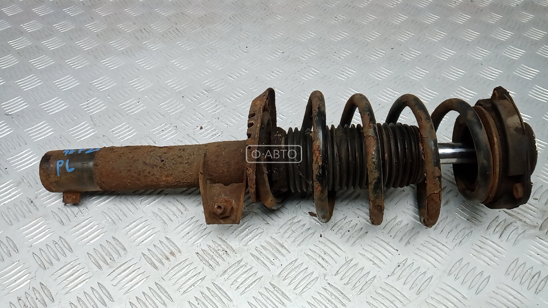 Стойка передняя левая