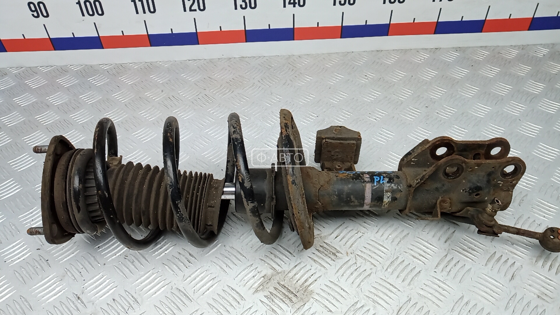 Стойка передняя левая