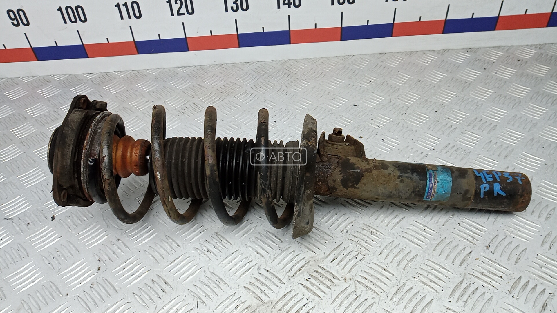 Стойка передняя правая