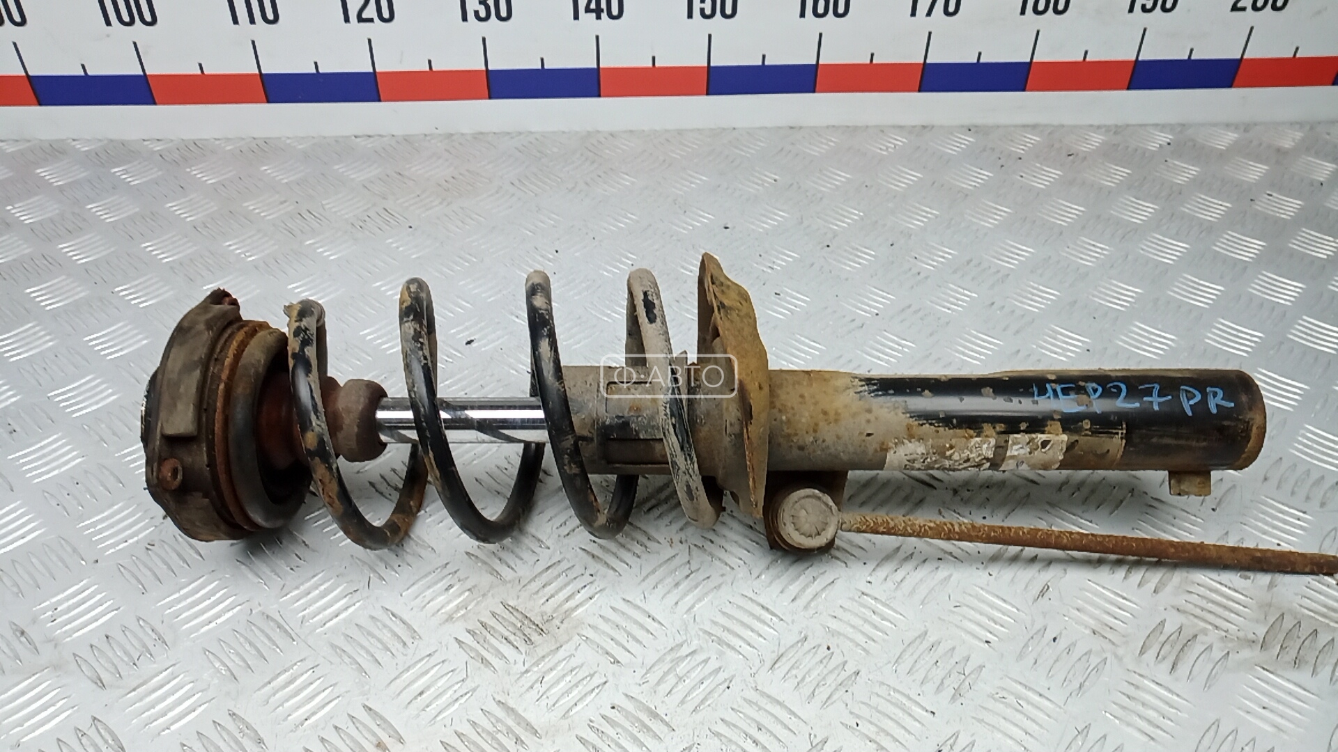 Стойка передняя правая