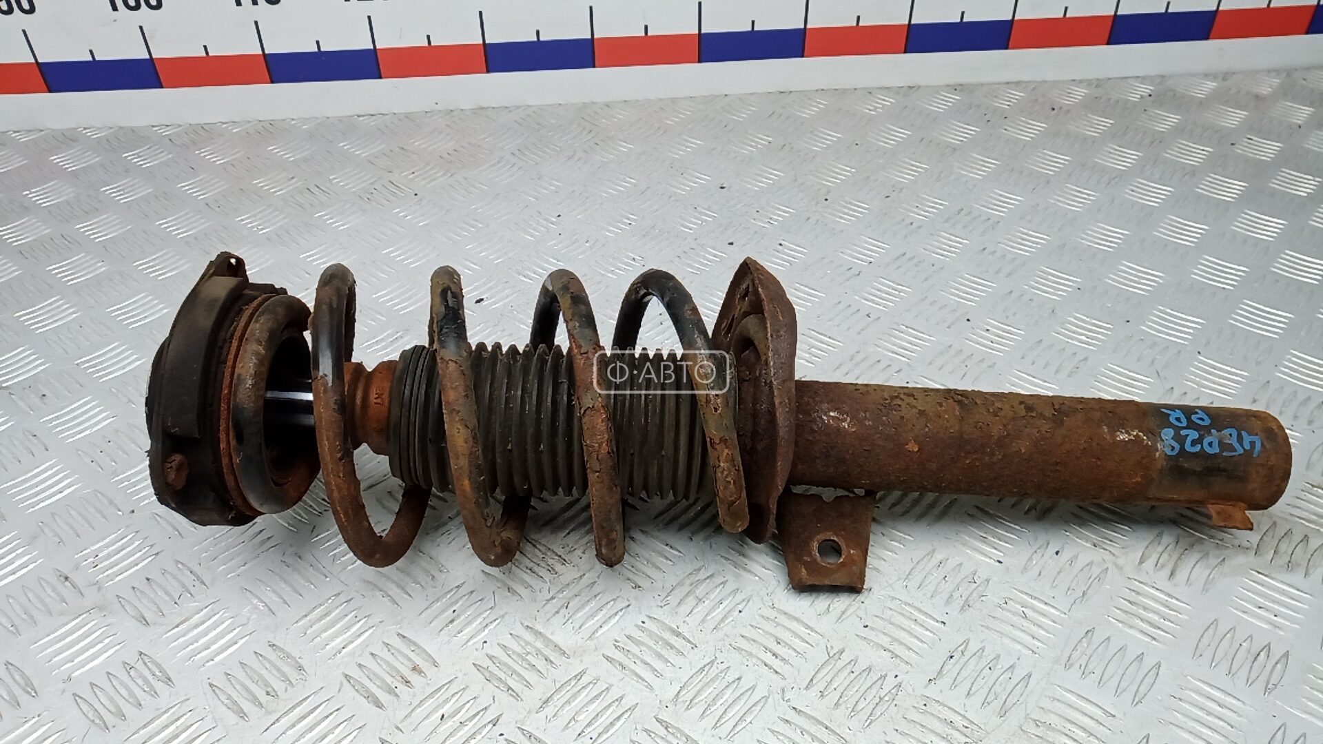 Стойка передняя правая