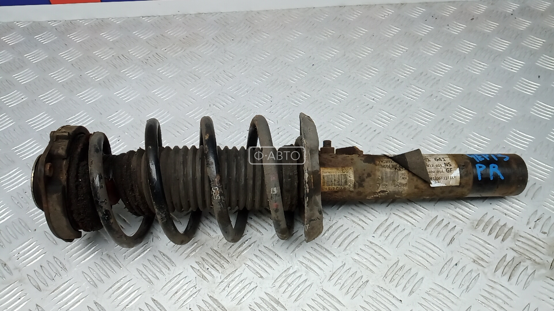 Стойка передняя правая