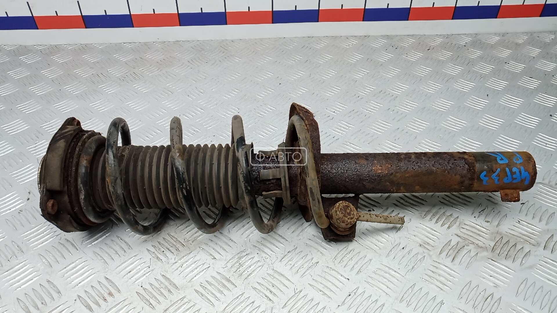 Стойка передняя правая