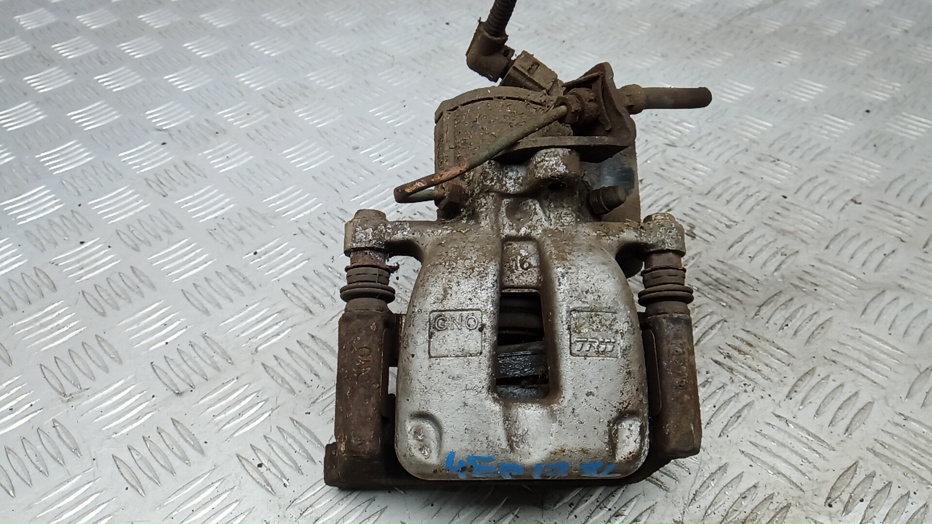 Суппорт тормозной задний левый VOLKSWAGEN PASSAT B6