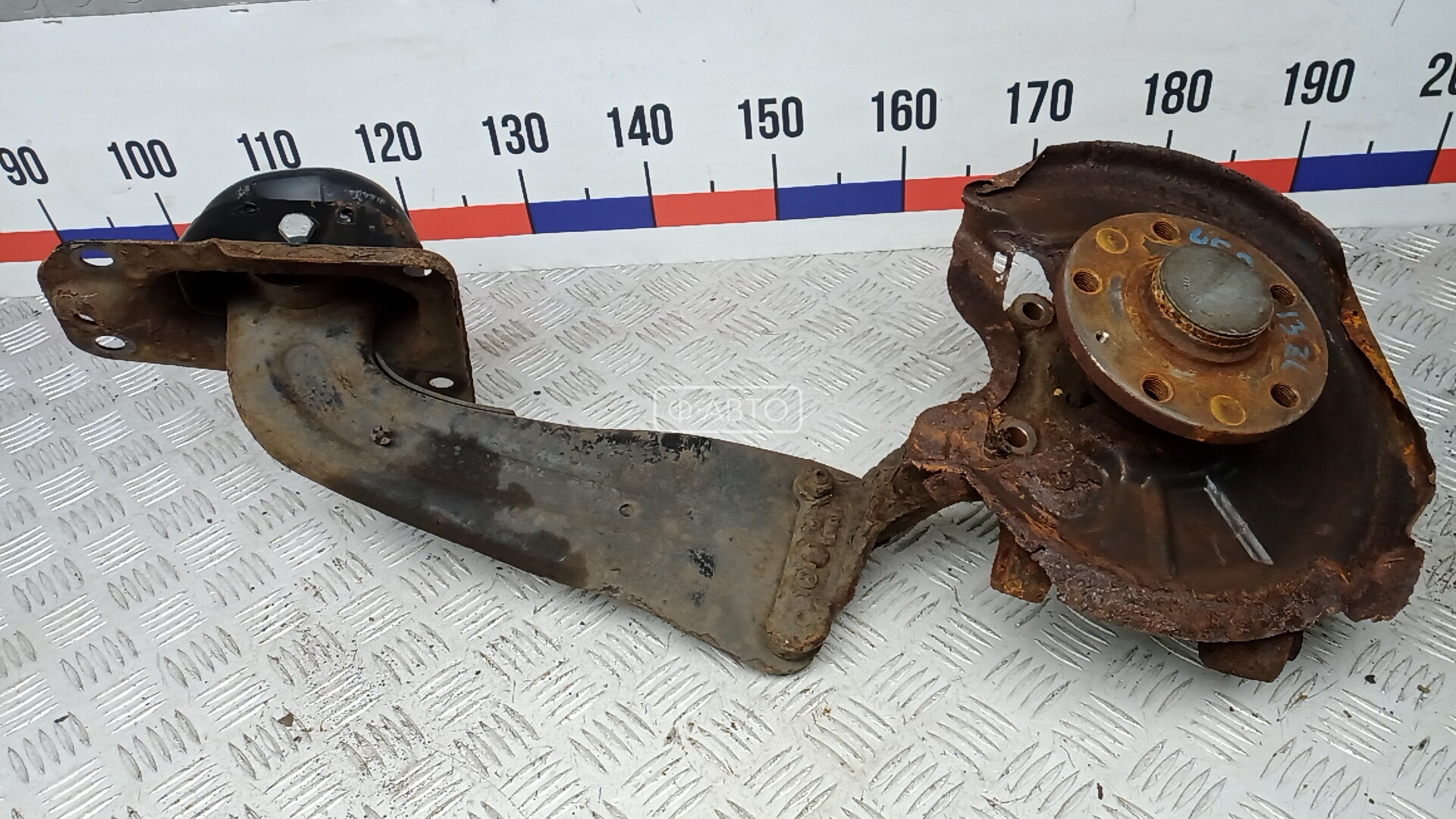 Ступица задняя левая