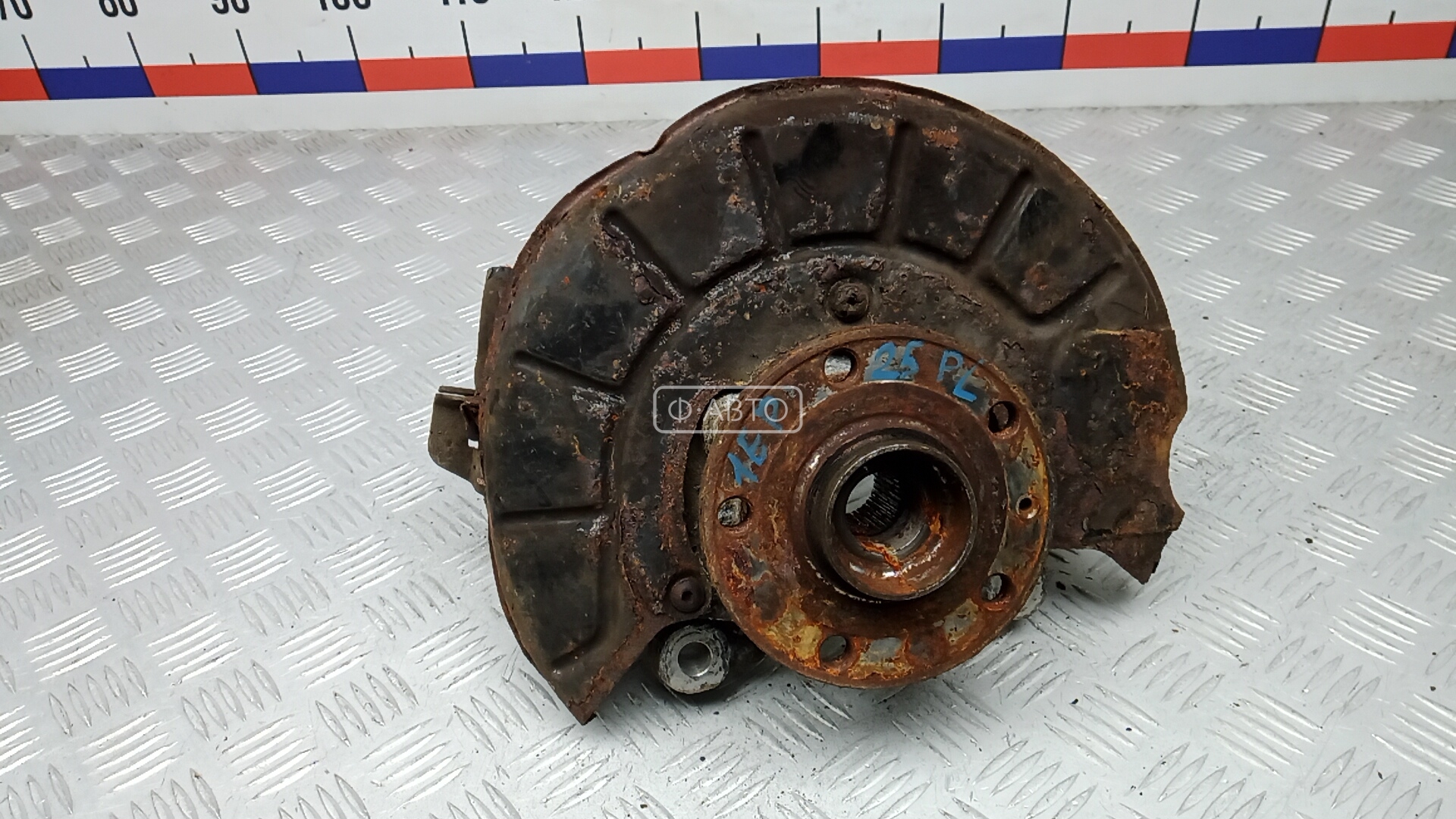 Ступица передняя левая