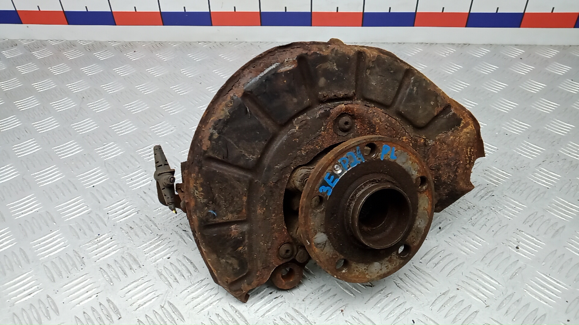 Ступица передняя левая VOLKSWAGEN TIGUAN 1